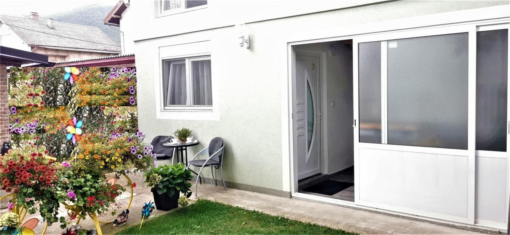 Ana Apartment Gracac  Exterior photo